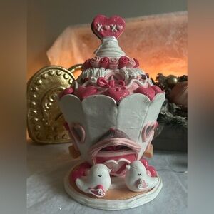 Valentine's Day LED Lighted Gingerbread Cupcake Glitter House Love Birds NWT